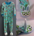 No de style E1731P0001 – Pyjama bleu pâle à motif de lapins portant des lunettes