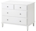 Commodes TYSSDAL d'IKEA (quatre tiroirs, blanc, 67x102 cm et 87x76 cm)