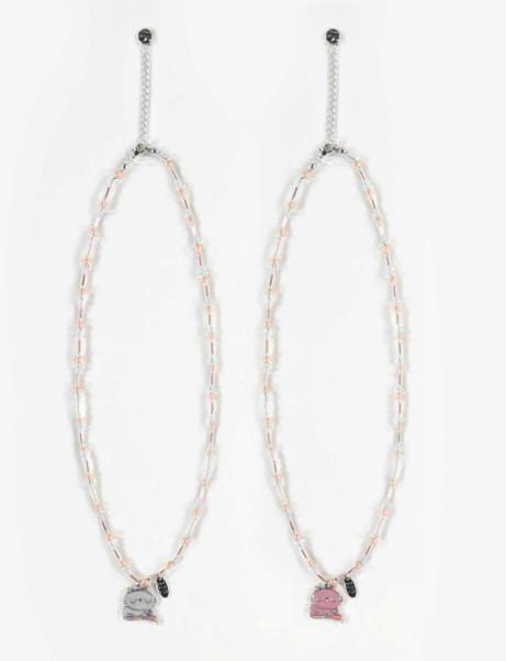 Ensemble de deux colliers avec pendentifs de chats