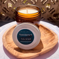 Bougie en cire de soya Lit by Lada Candle Co., Orage d’été « Summer Storm »